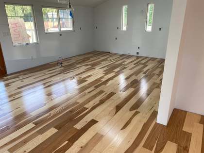 Solid hardwood floor installation